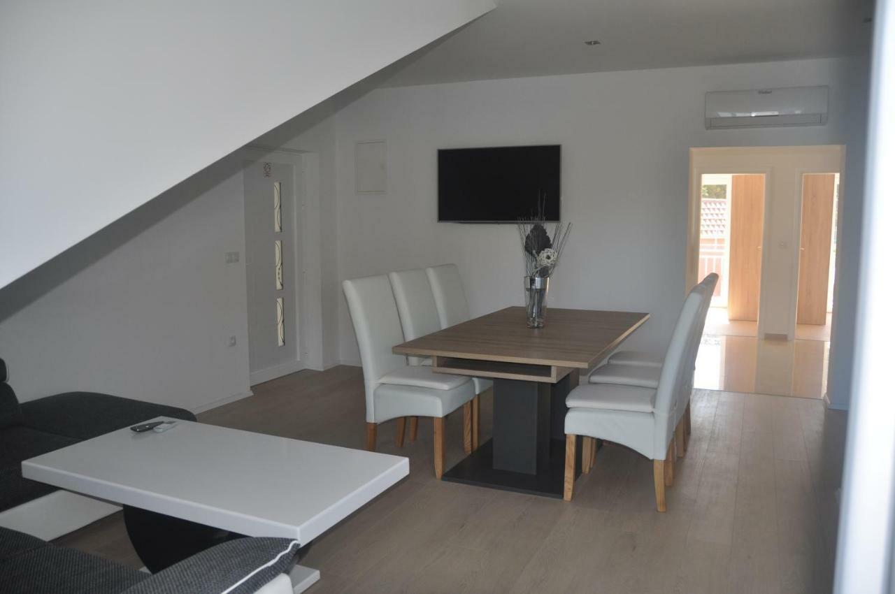 Anna Apartment Marina Exteriör bild